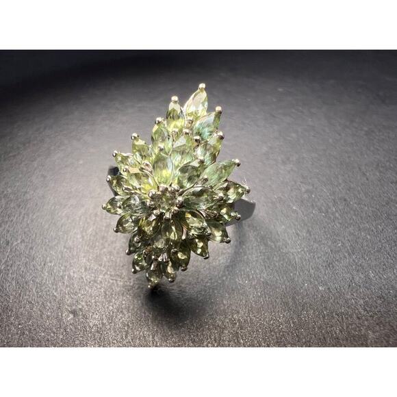NEW Green apatite floral spray ring in rhodium over sterling silver size 7 - Picture 9 of 16